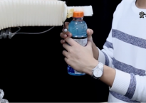 中科大研发出可 “拧瓶盖”的柔性机器人 用于工业喷涂、养老院喂饭等场景