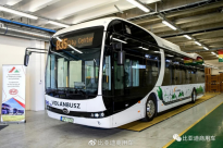 比亚迪首台跨国运营纯电动巴士交付 单次充电后续航可达300公里