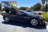 特斯拉 Model S可旋转式中控大屏曝光 17英寸大屏可向司机或车内乘客倾斜