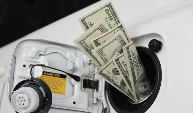 国内原油价钱涨至2014年来新高 减轻滑腻油市场分解