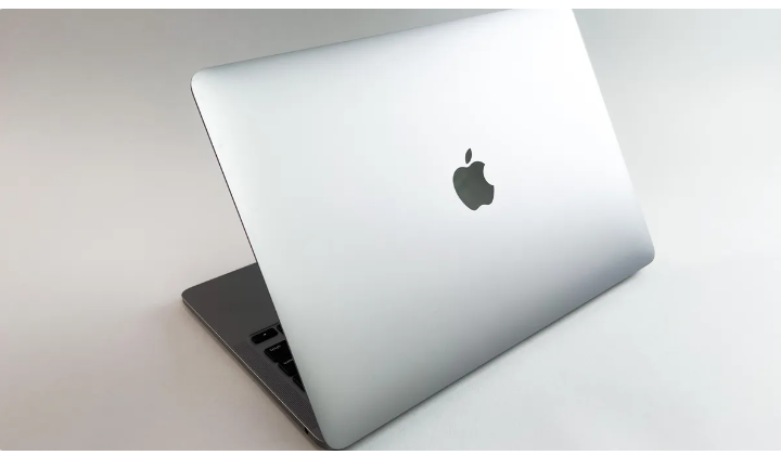 苹果13英寸M2 MacBook Pro评测：熟悉的设计，新的M2芯片