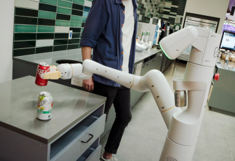 谷歌实验室：机器人已经能够接收完整的命令做出反应，更像人类