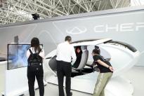 奇瑞发布智能飞行座舱：超大 OLED 屏幕+可变轴距环抱式座舱