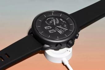 Fossil 发布第 6 代混合健康版手表 支持 30 米的防水性能