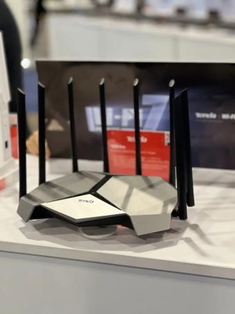 腾达发布旗下首款 Wi-Fi 7 路由器 采用了双 10G 网口