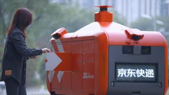 京东物流成为行业首个规模化实现“揽派一体”的功能型无人车