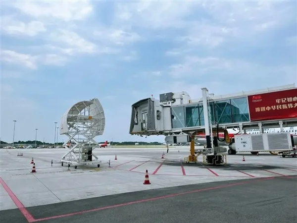 全球首条远程无人驾驶自动登机桥（L4级登机桥）顺利完成首个载客航班保障任务